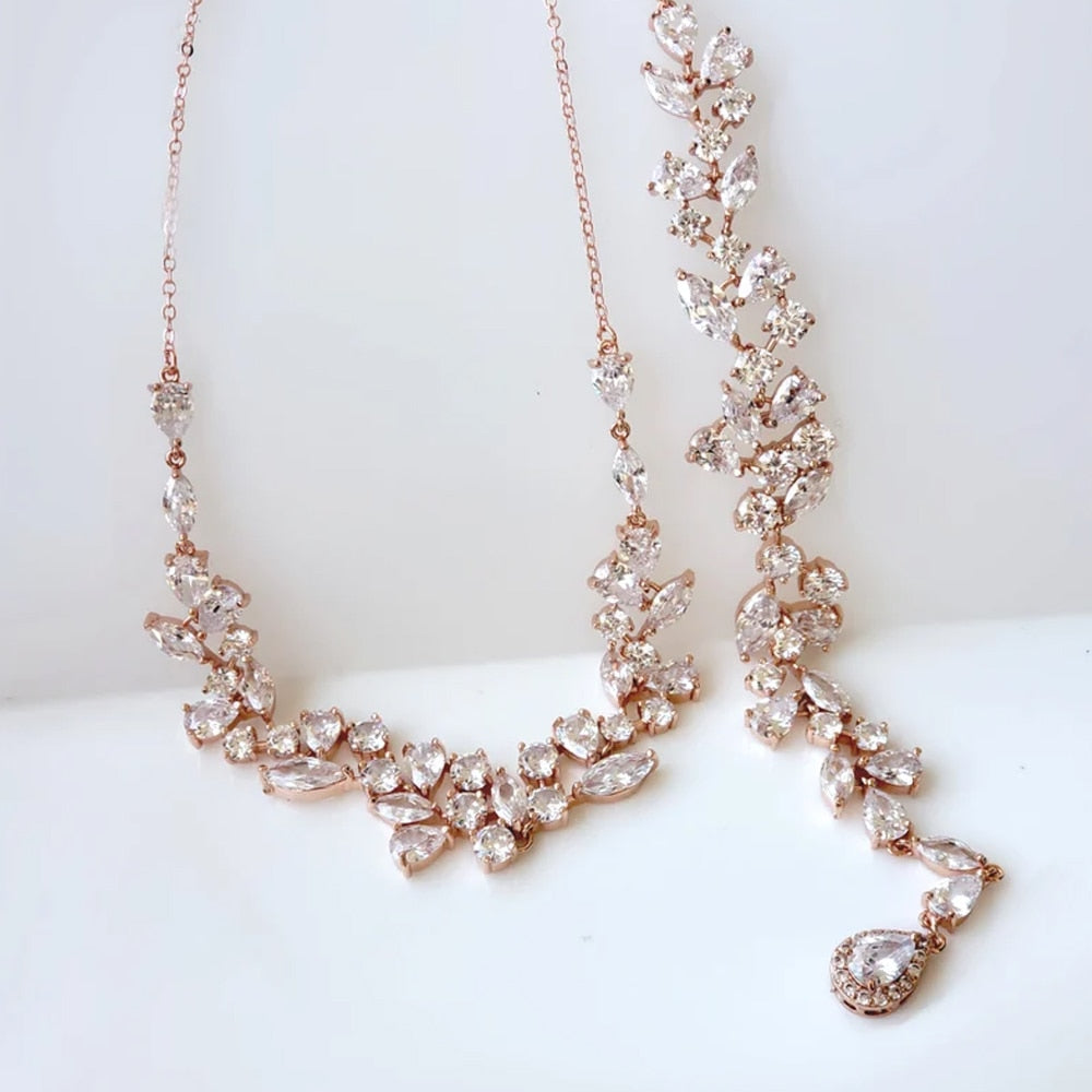 Bijou collier de dos de soirée