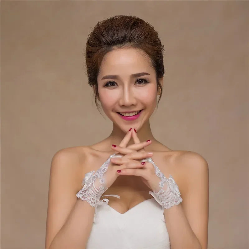 Mitaine blanche de mariage